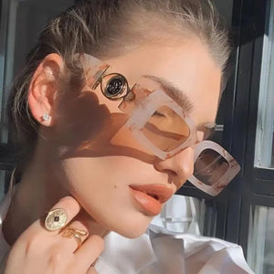 New Retro Luxury Square Sunglasses For Women Men Flower Decoration Fashion Ladies Sun Glasses Ins Hot Shading Eyewear UV400