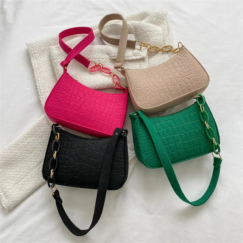 2023 Felt Shoulder Bags for Women Women's Subaxillary Bag Design Advanced Texture Armpit Handbags Purses Crescent Saddle Bag