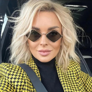 Hipster Polygon Women Sunglasses Irregular Vintage Small Frame Rhombus Ladies Sunglasses Shades Retro Alloy Eyewear Black